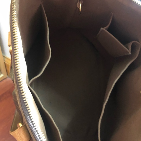 Luis Vuitton bag - Picture 5 of 6